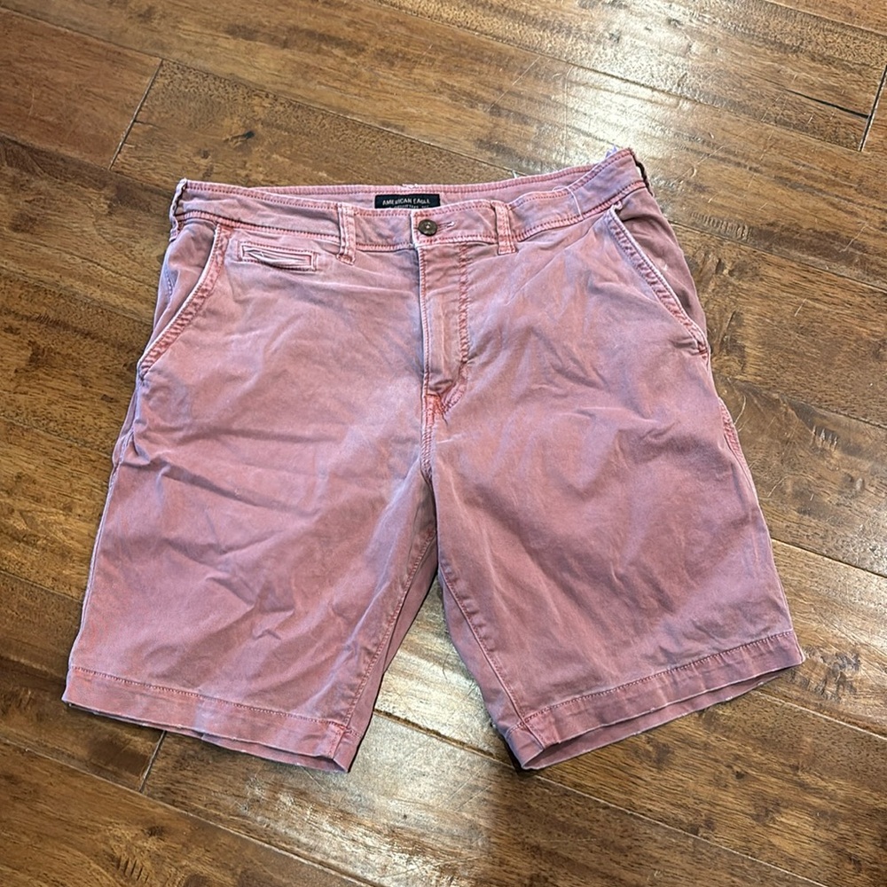 AE stretch shorts sz 33.